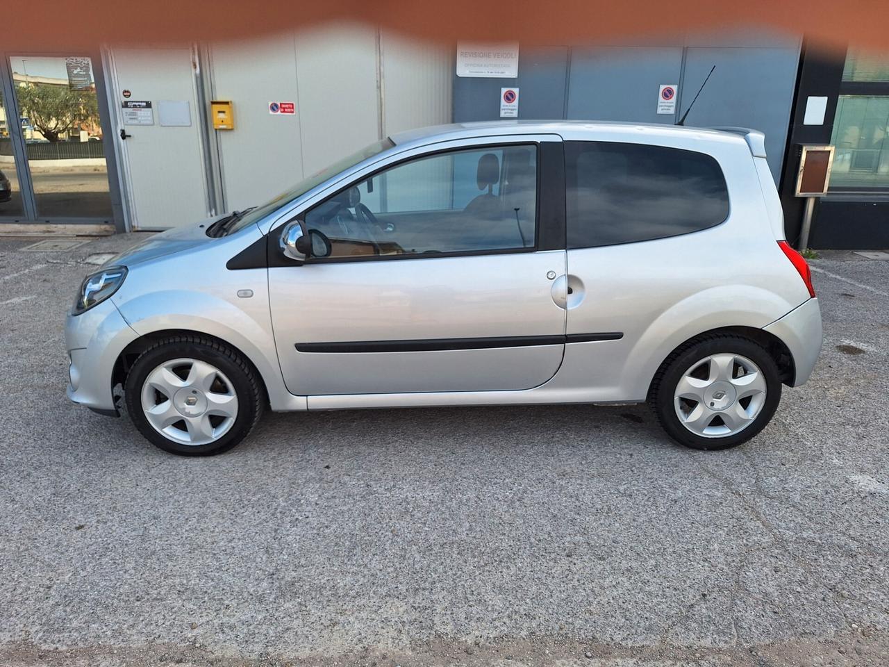 Renault Twingo 1.5 dCi 65CV Initiale NEOPATENTATI PASSAGGIO COMPRESO