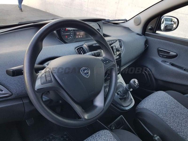 Lancia Ypsilon Ypsilon 1.0 firefly hybrid Silver s&s 70cv