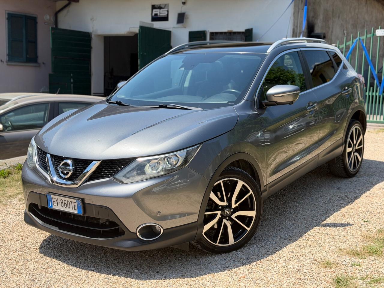 Nissan QASHQAI 1.6 dCi TEKNA TETTO FULLOPT 360CAM