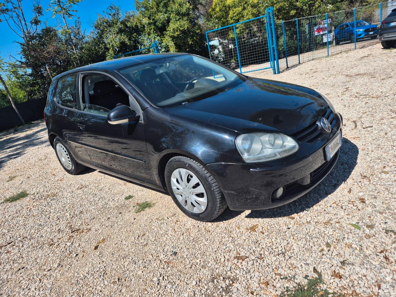 Volkswagen Golf 2.0 16V TDI 3p. Comfortline