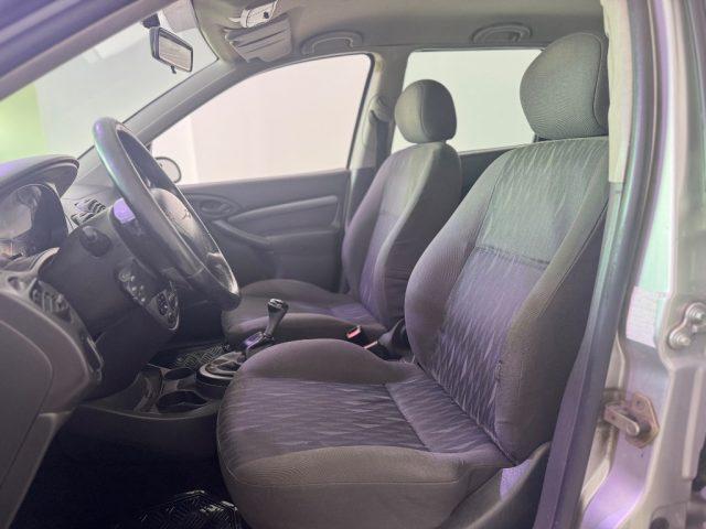 FORD Focus 1.6i 16V cat SW Ghia