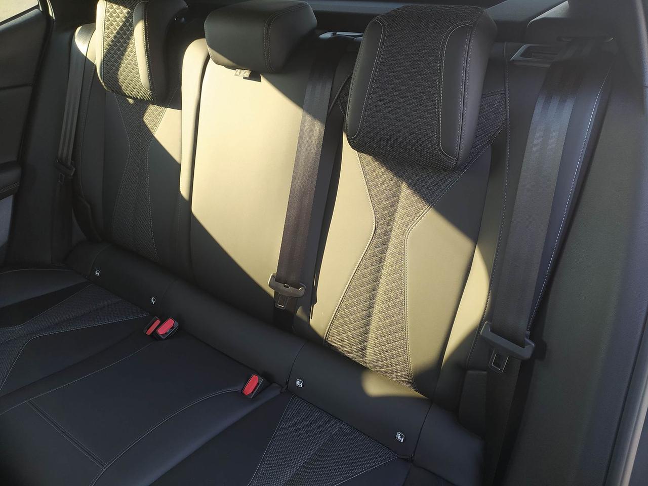 DS DS 4 Crossback Cross Trocadero 1.5 Blue H #8276