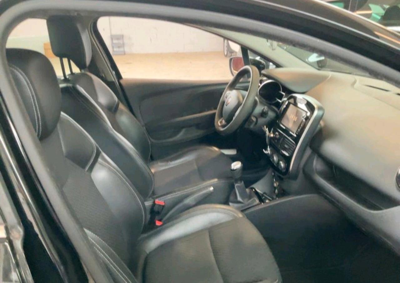 Renault Clio TCe 12V 90 CV 5 porte Moschino Zen