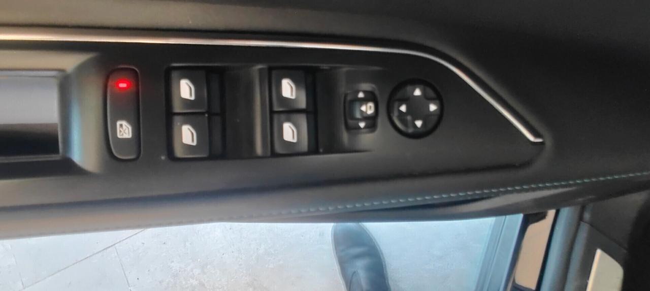 Peugeot 5008 BlueHDi 130 S&S EAT8 Crossway