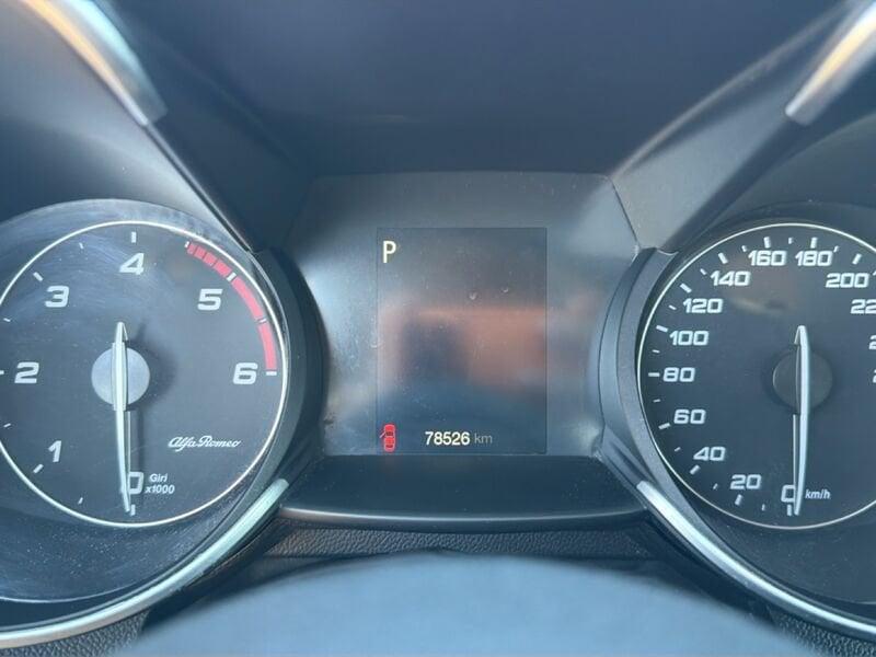 Alfa Romeo Giulia 2.2 Turbo AT8 180CV Super