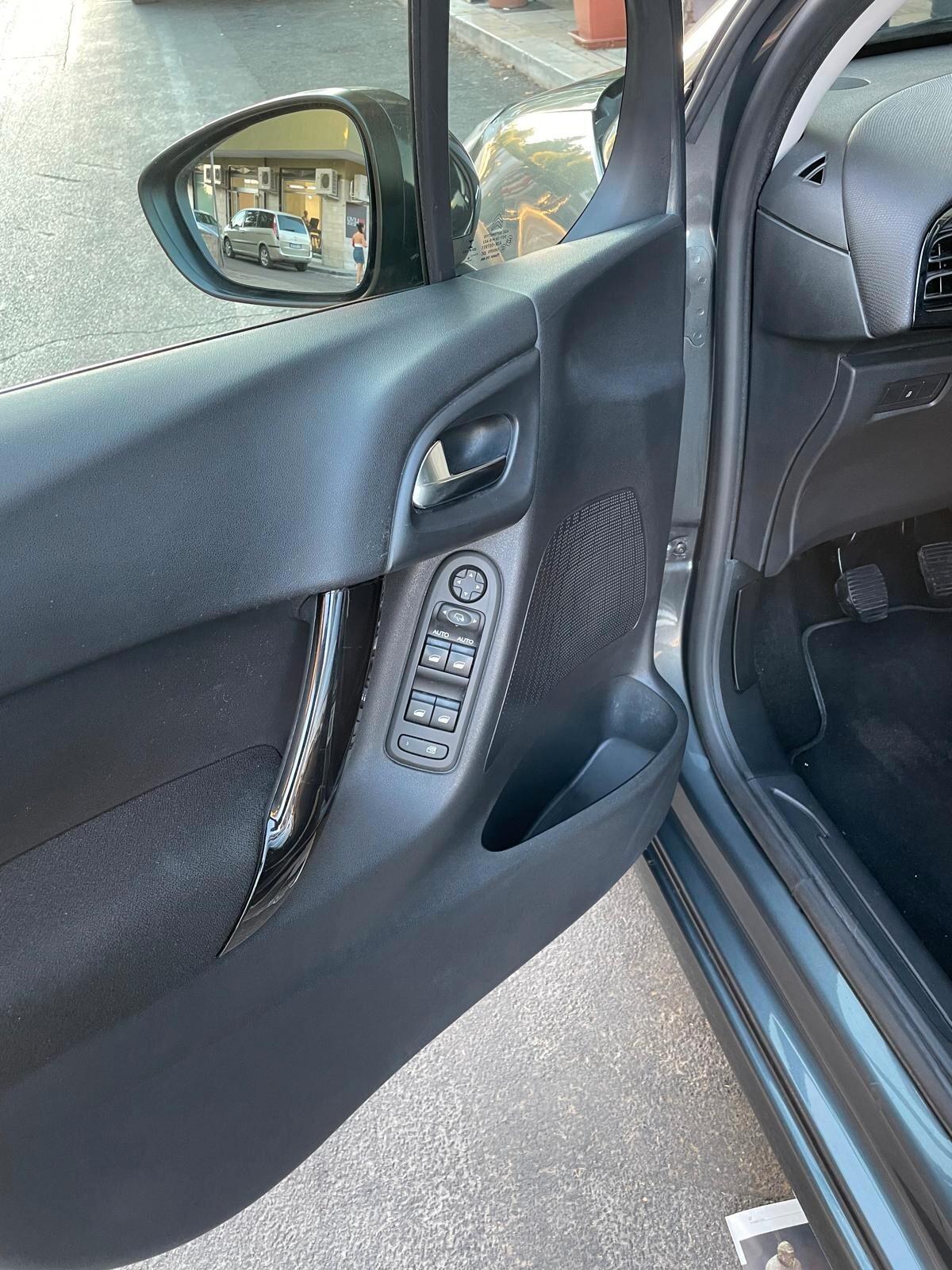 Citroen C3 PureTech 82 Exclusive Tetto Panoramico