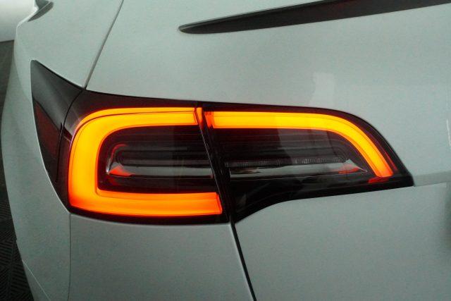 TESLA Model Y Model Y AWD Performance