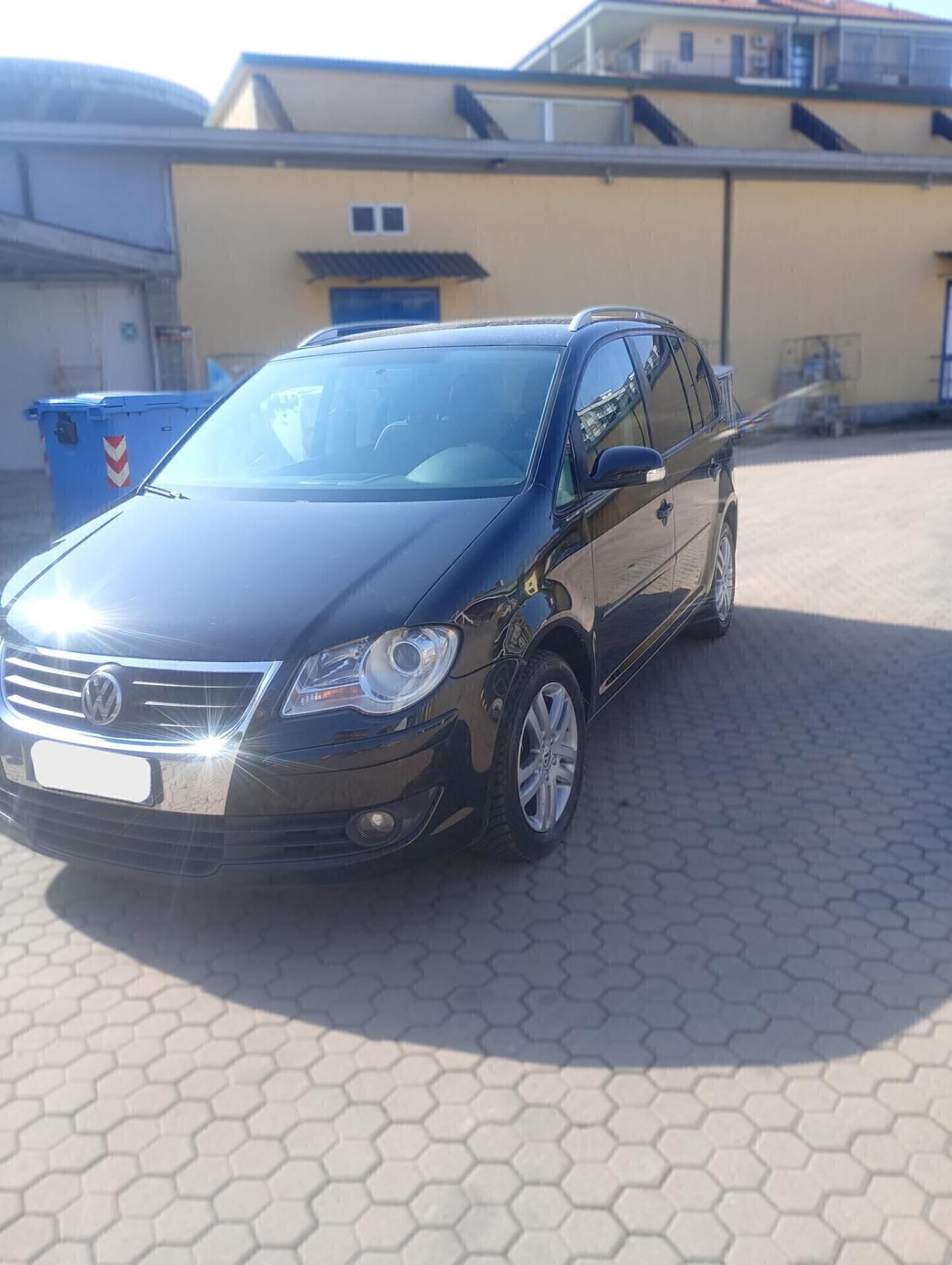 Volkswagen Touran - APERTI AD AGOSTO