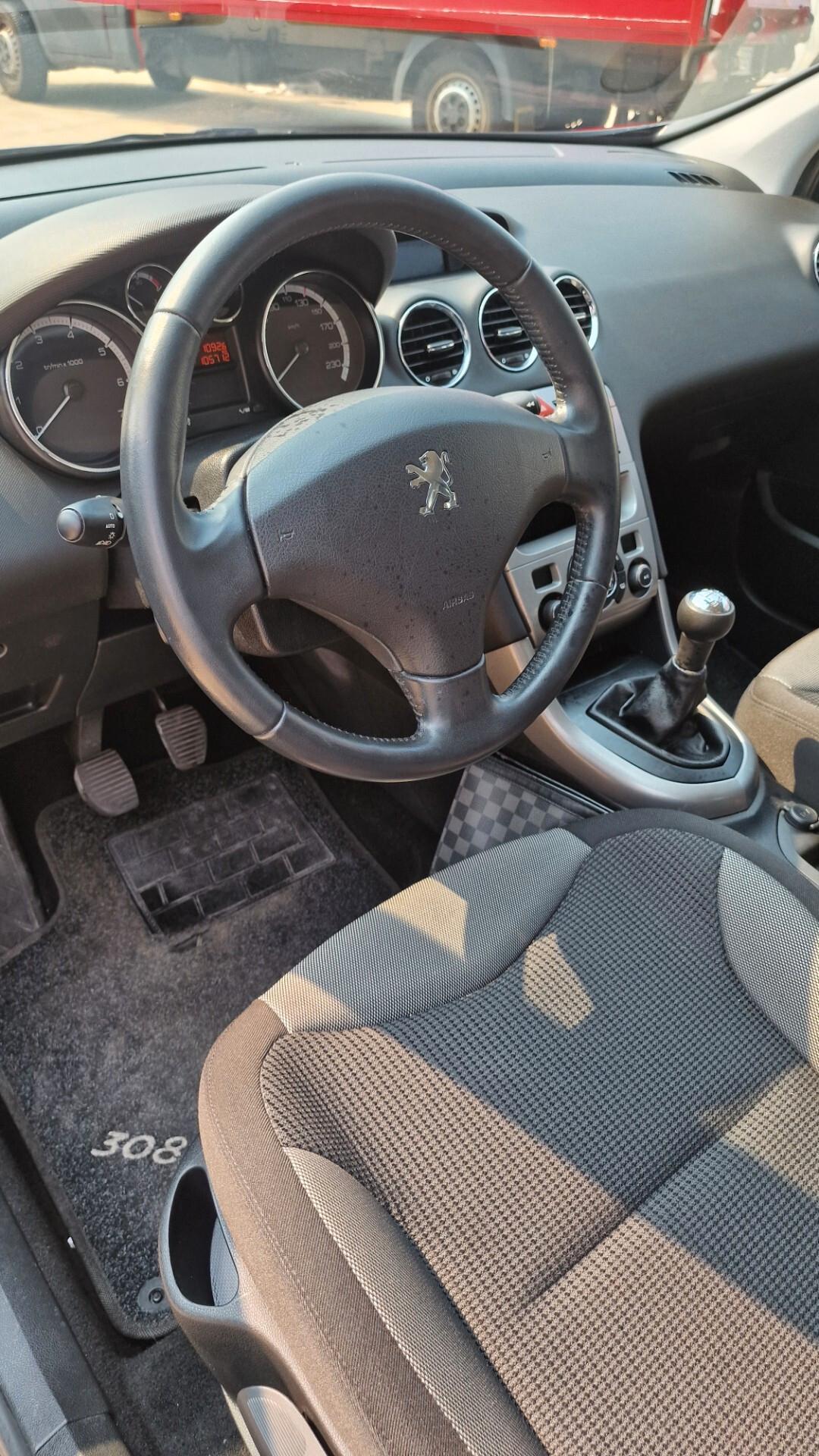 Peugeot 308 1.6 VTi 120CV 5p. Active