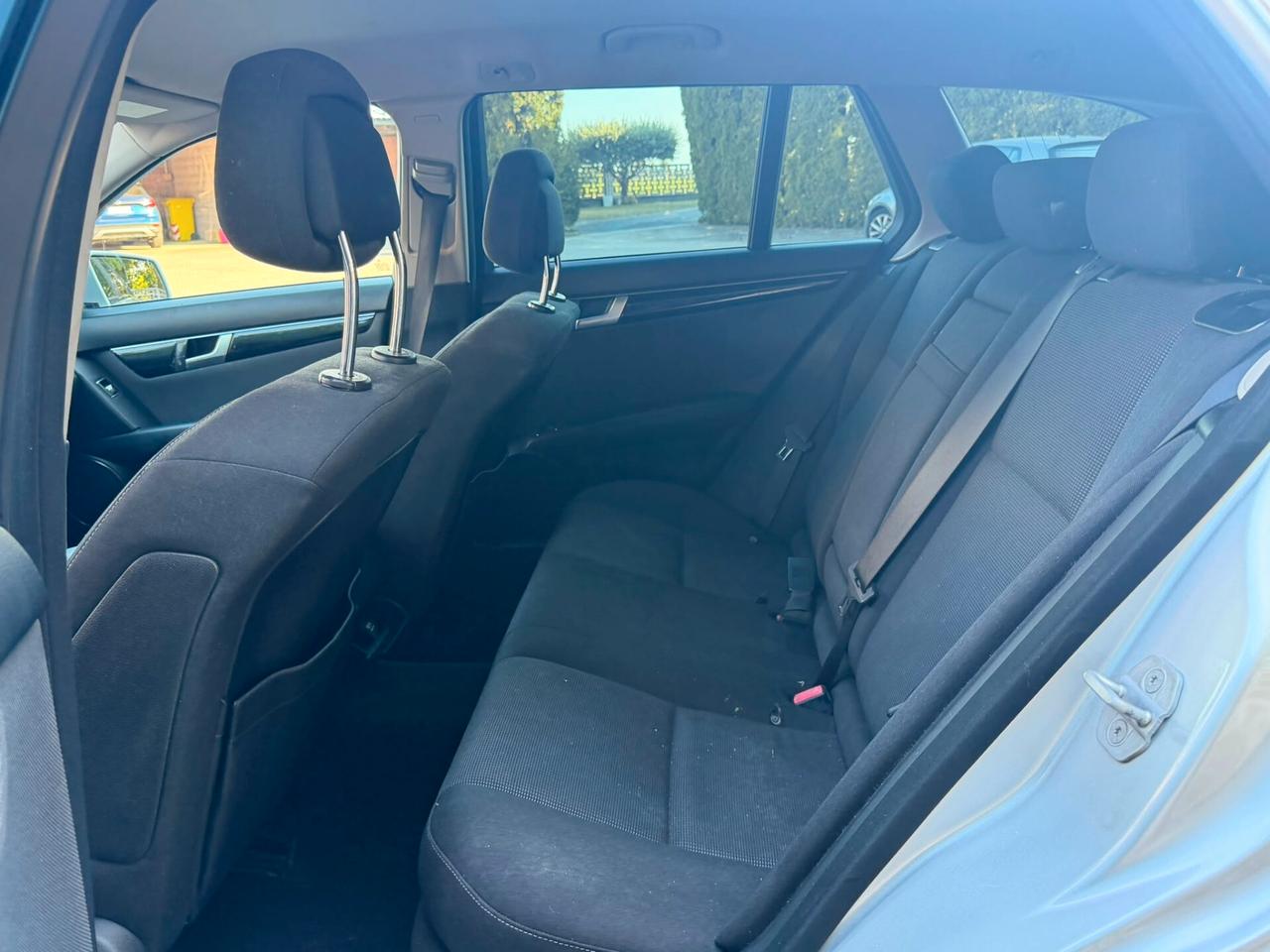 Mercedes-benz C 220 CDI BlueEFFICIENCY Avantgarde
