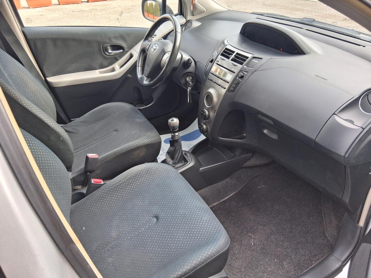 Toyota Yaris 1.0 5 porte Sol