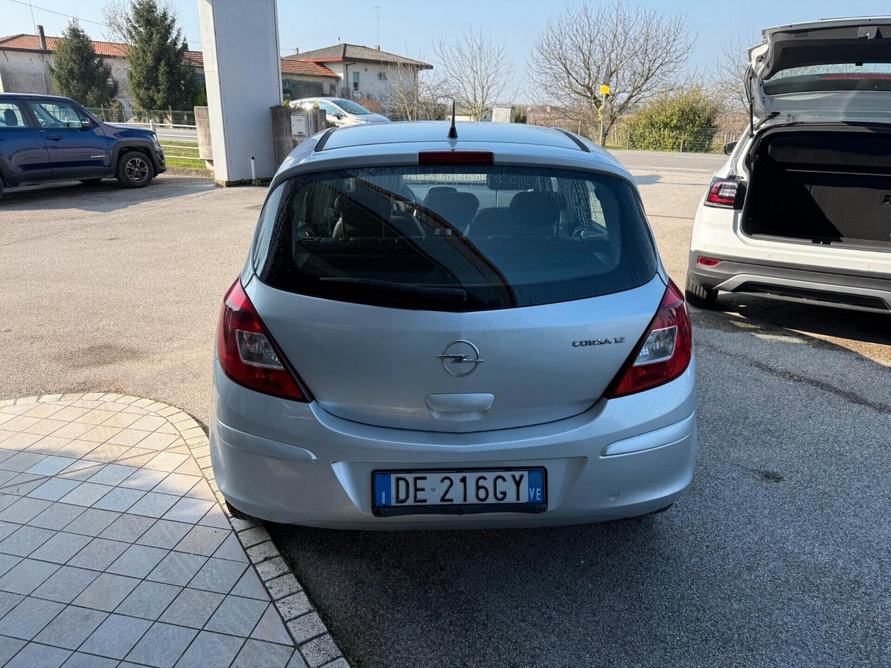 Opel Corsa 1.2 benzina Neopatentati
