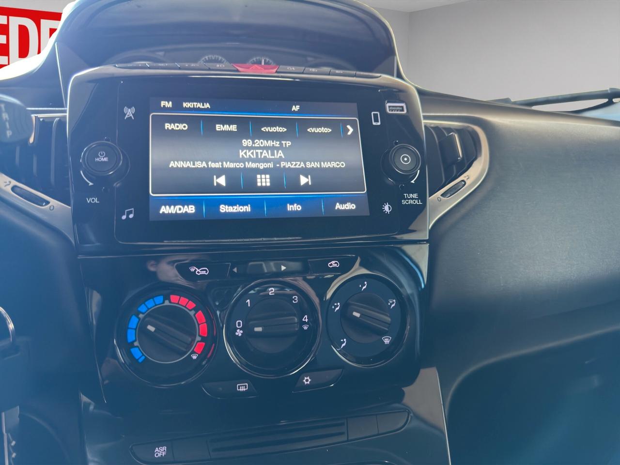 Lancia Ypsilon 1.0 FireFly 5 porte S&S Hybrid Ecochic Gold