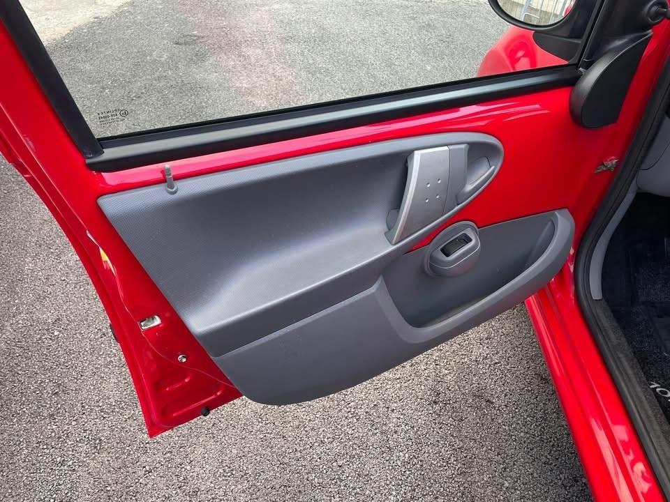 Peugeot 107 5p. Plaisir