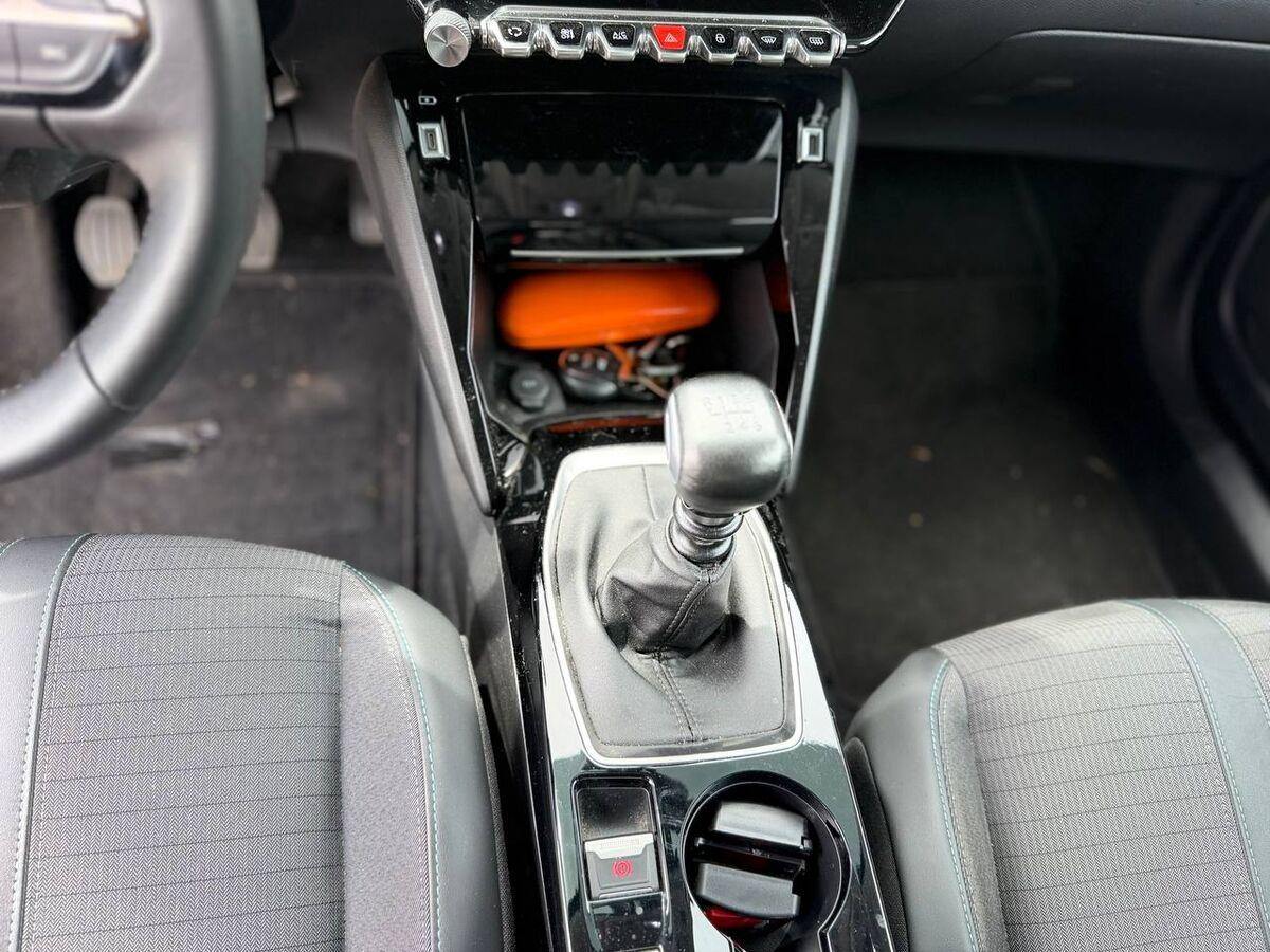 Peugeot 2008 1.2 puretech Allure Pack IVA ESPOSTA!