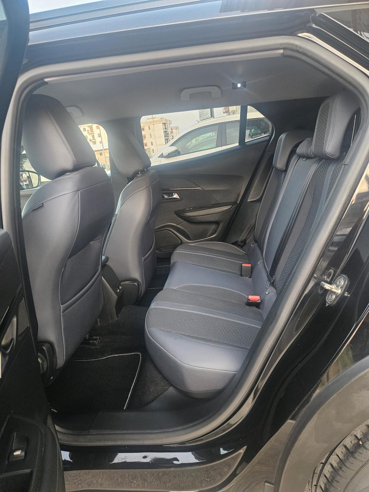 Peugeot 2008 1.5 bluehdi Allure 100cv FULL