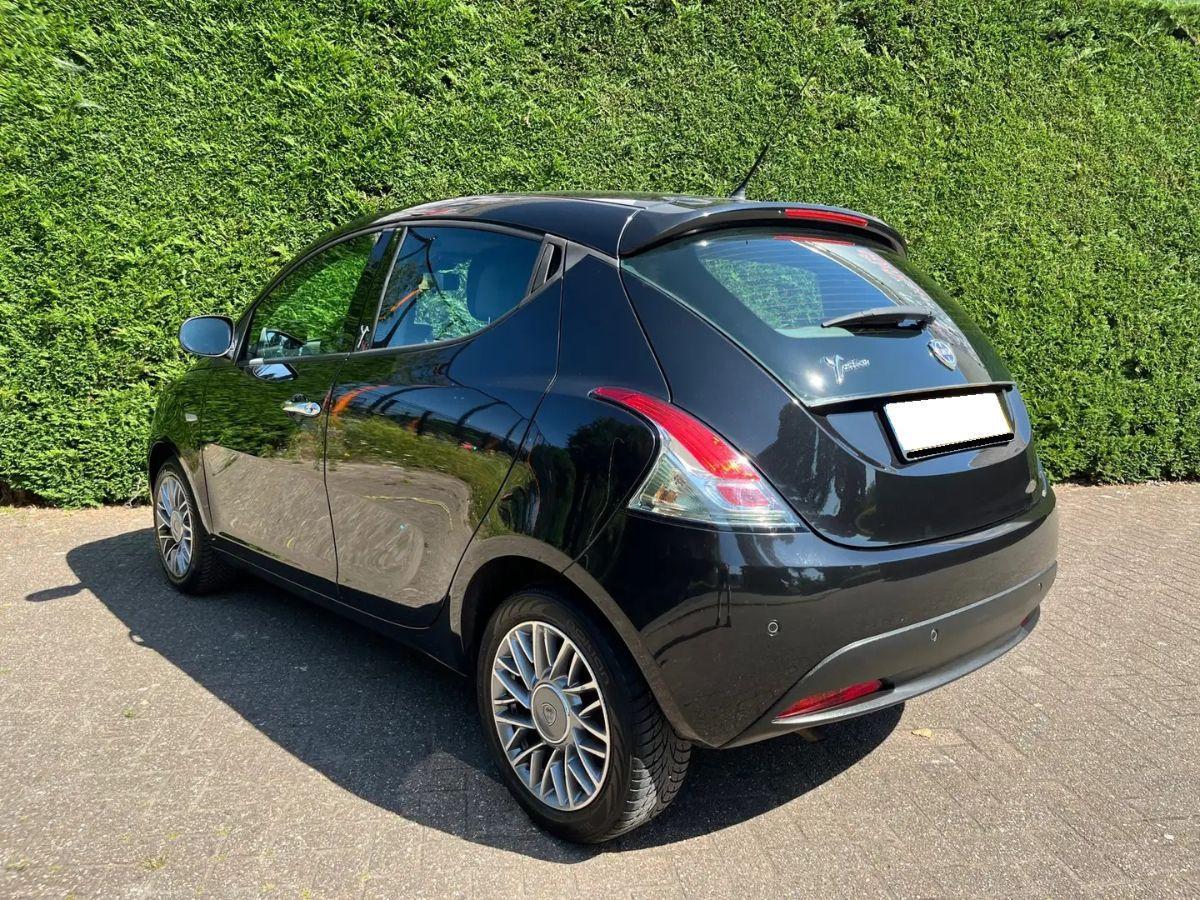 Lancia Ypsilon 1.2 70cv 5 porte Gold Neop.Ok