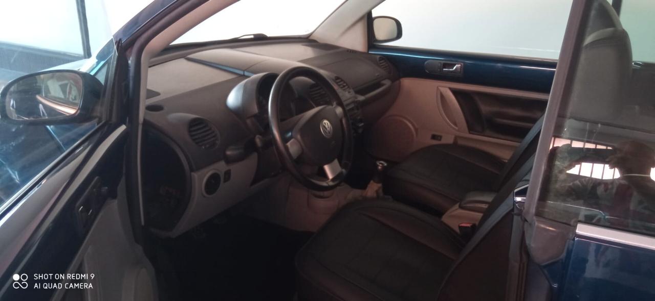 VOLKSWAGEN NEW BEETLE 1.9 DIESEL CABRIO 5 PORTE