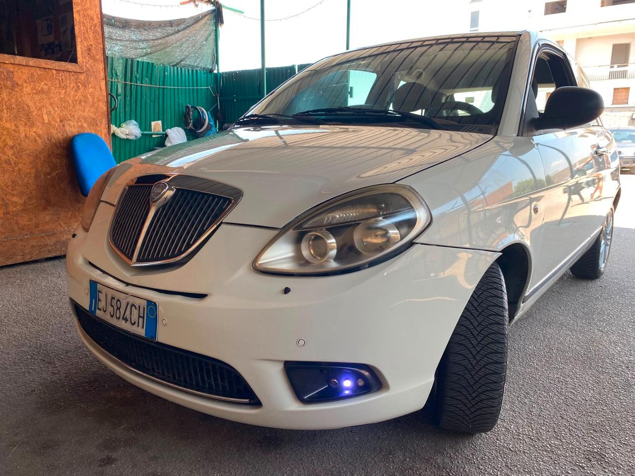 Lancia Ypsilon 1.2benz 69 CV Diva full opt 2011