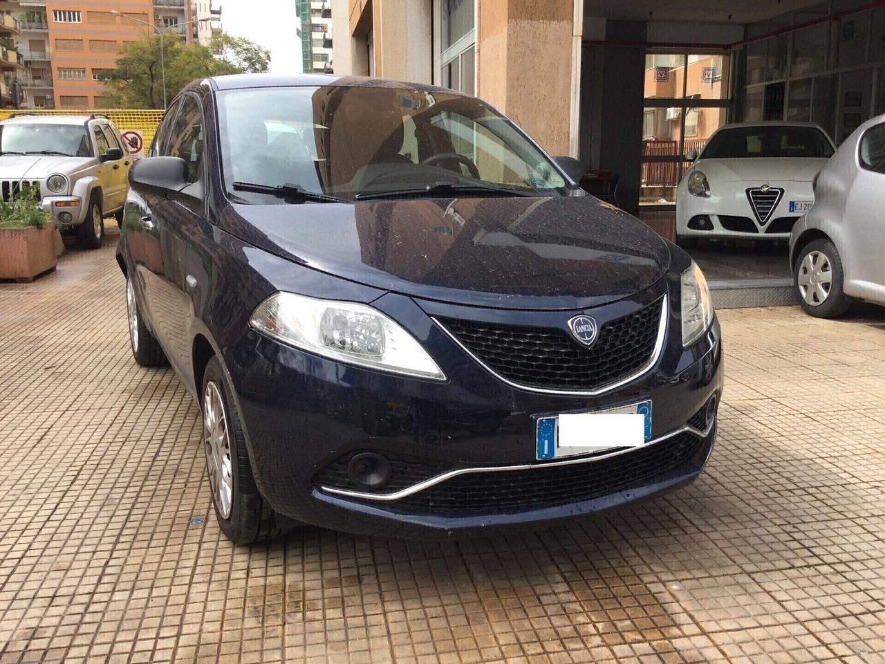 Lancia Ypsilon 1.2 69 CV 5 porte Silver
