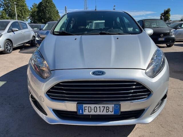 Ford Fiesta 1..2 5 porte Titanium