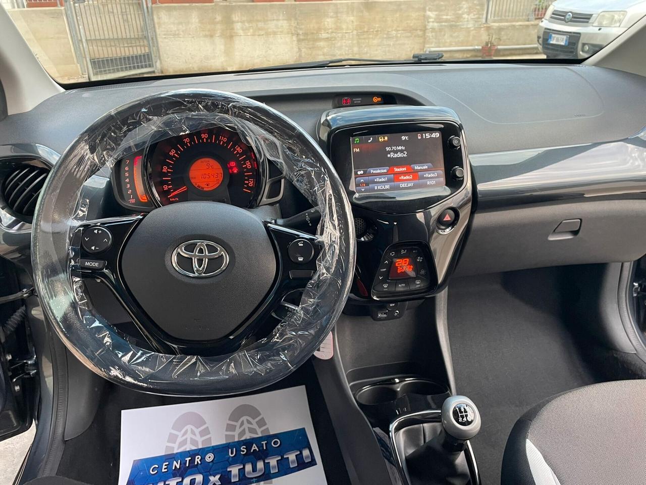 Toyota Aygo 1.0 VVT-i 69 CV 5 porte x-wave