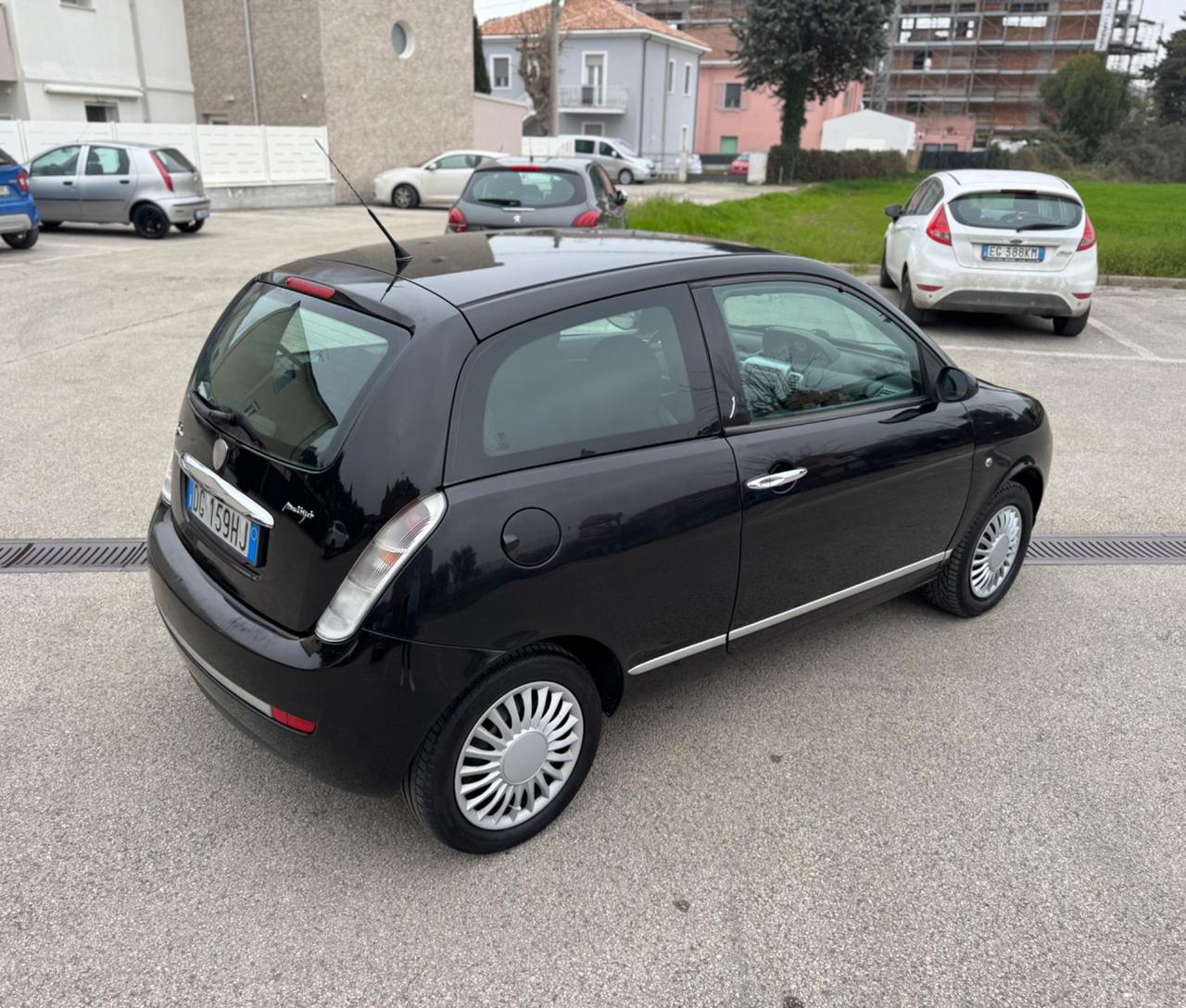 Lancia Ypsilon 1.3 MJT 75 CV Argento