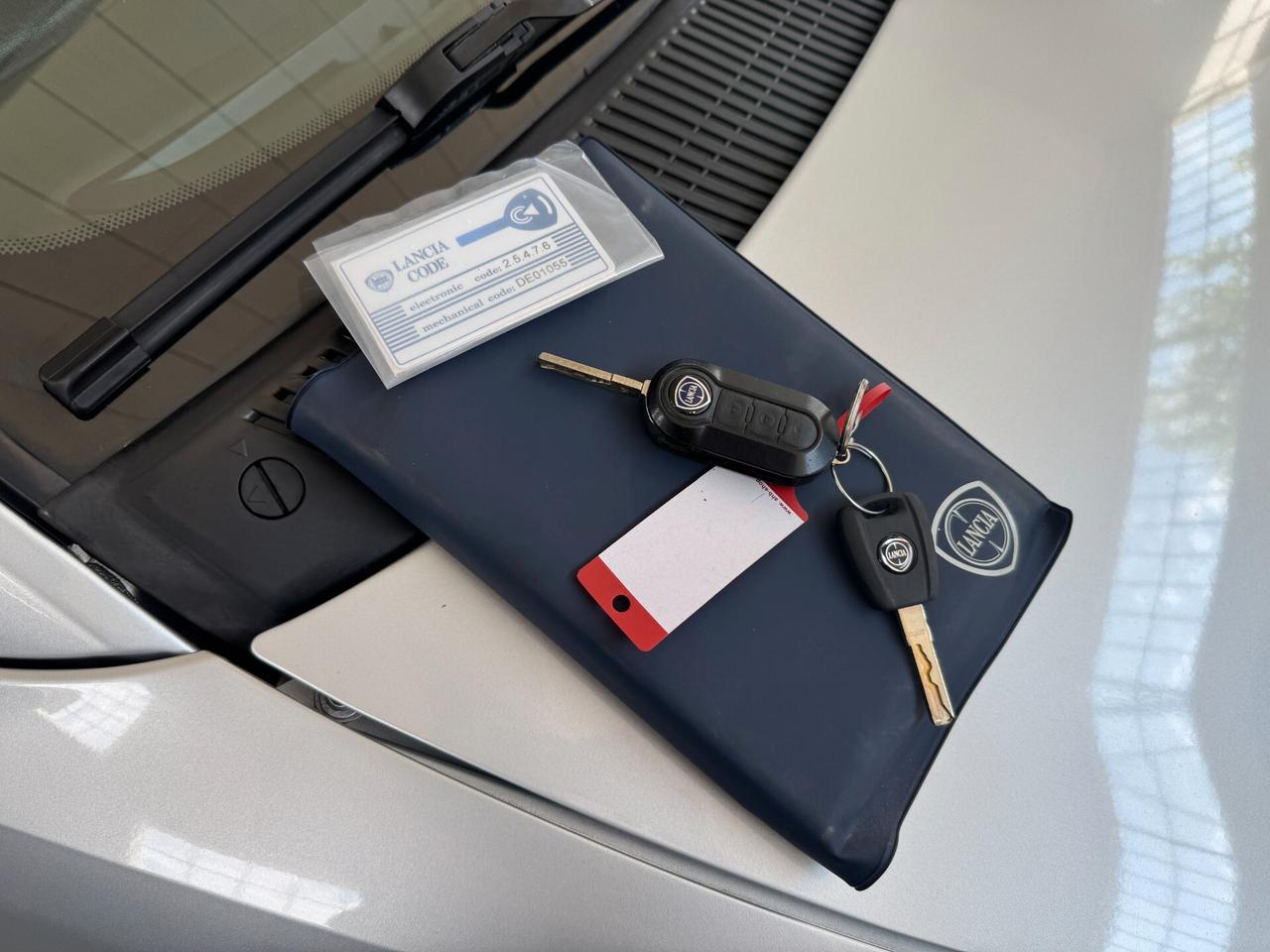 Lancia Ypsilon 1.2 69 CV Unyca