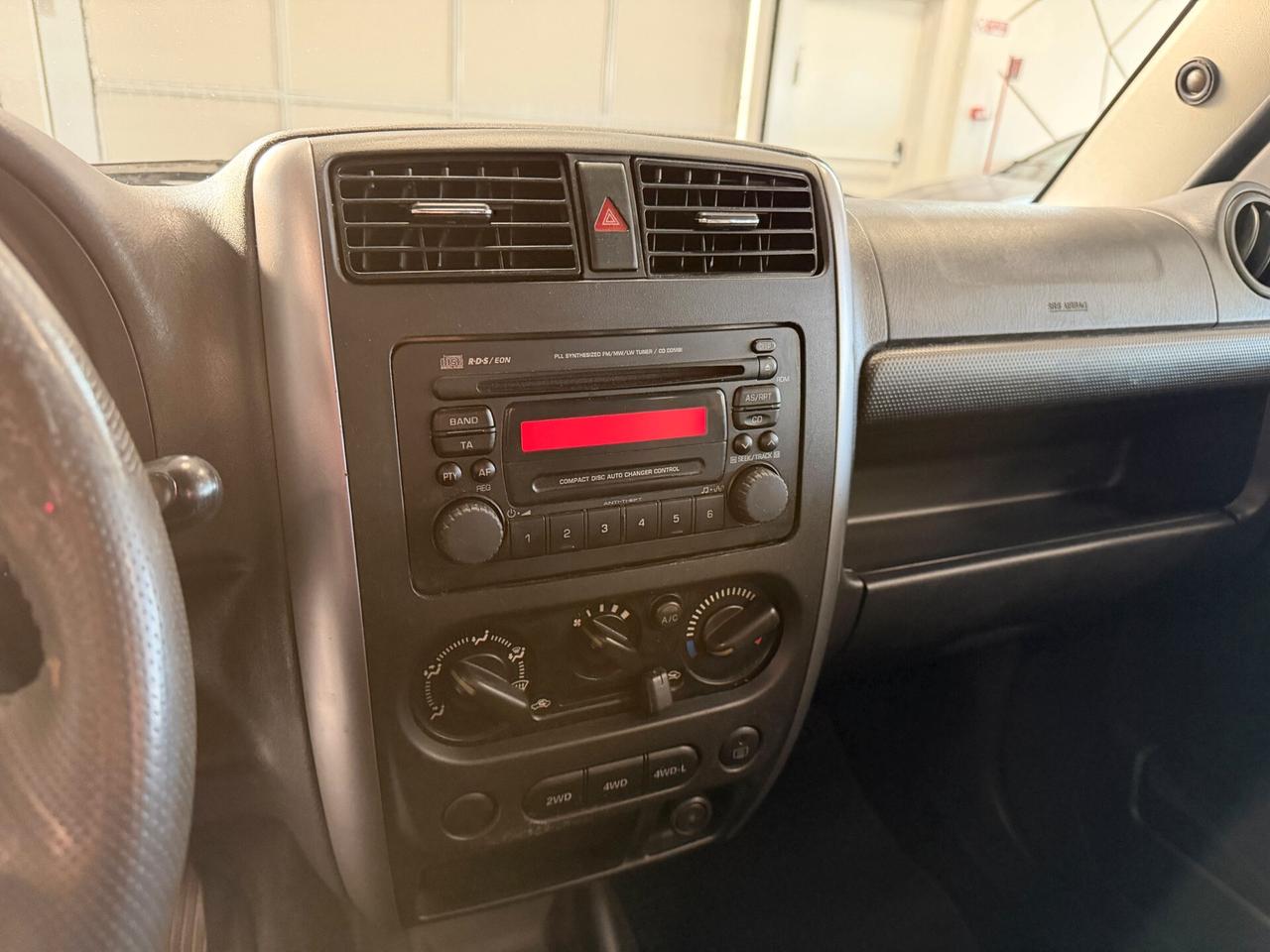 Suzuki Jimny 1.5 DDiS cat 4WD JLX