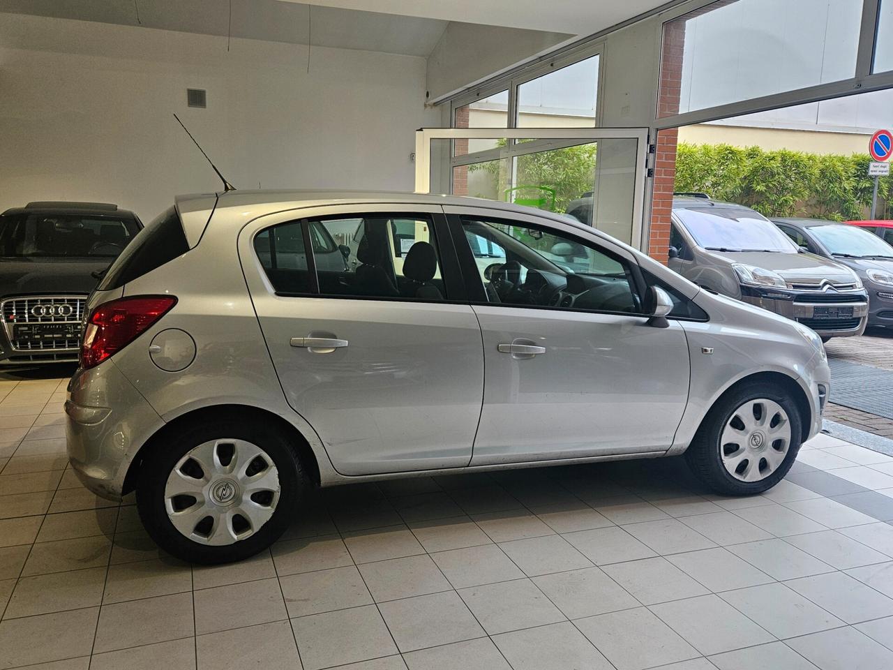 Opel Corsa 1.2 5 porte Elective