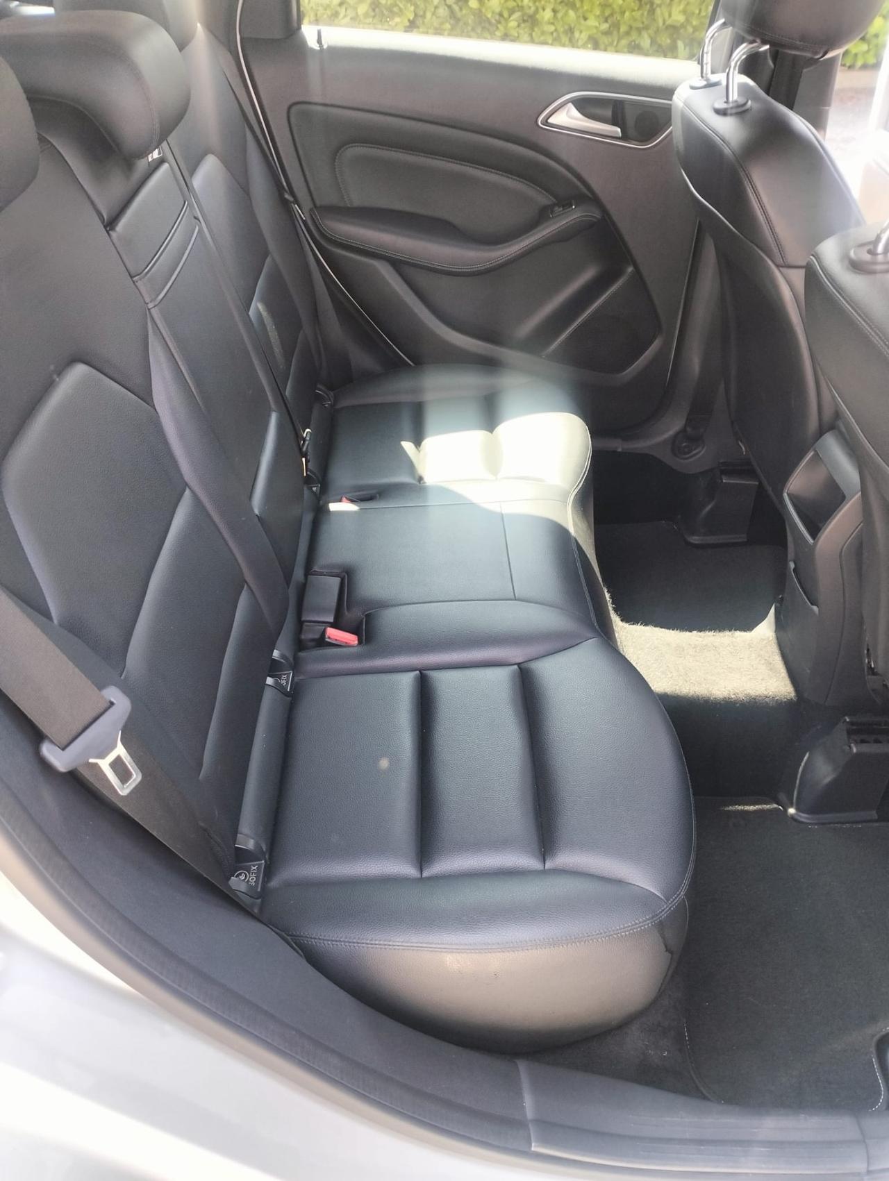 Mercedes-benz B 180 Benz Premium
