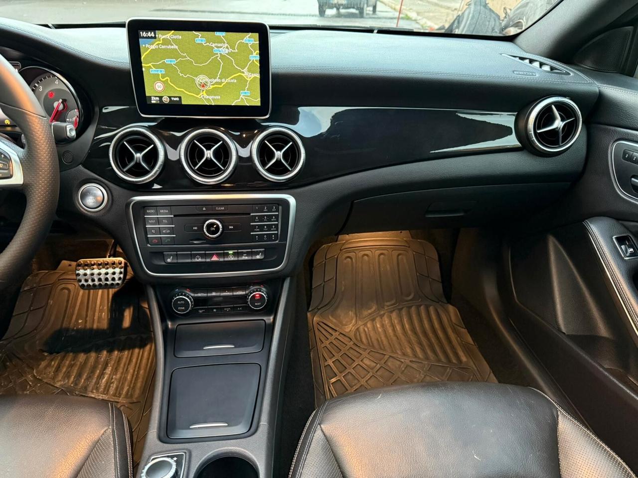 Mercedes-benz CLA 220 d Automatic Premium