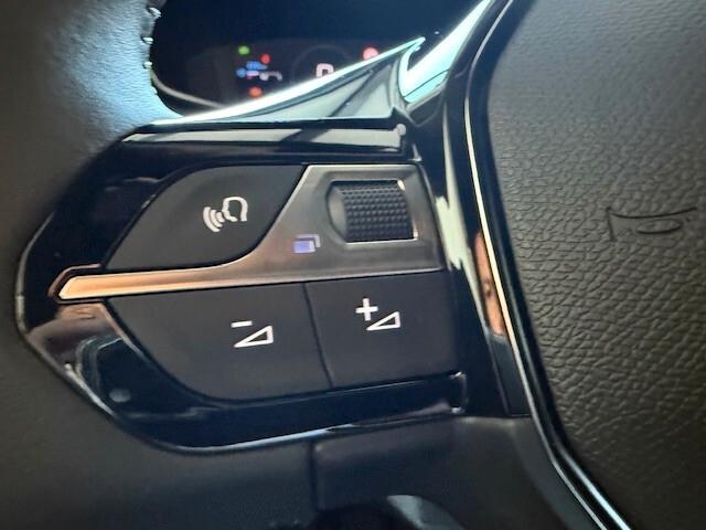 Peugeot 2008 PureTech 100 S&S Allure "KM0"