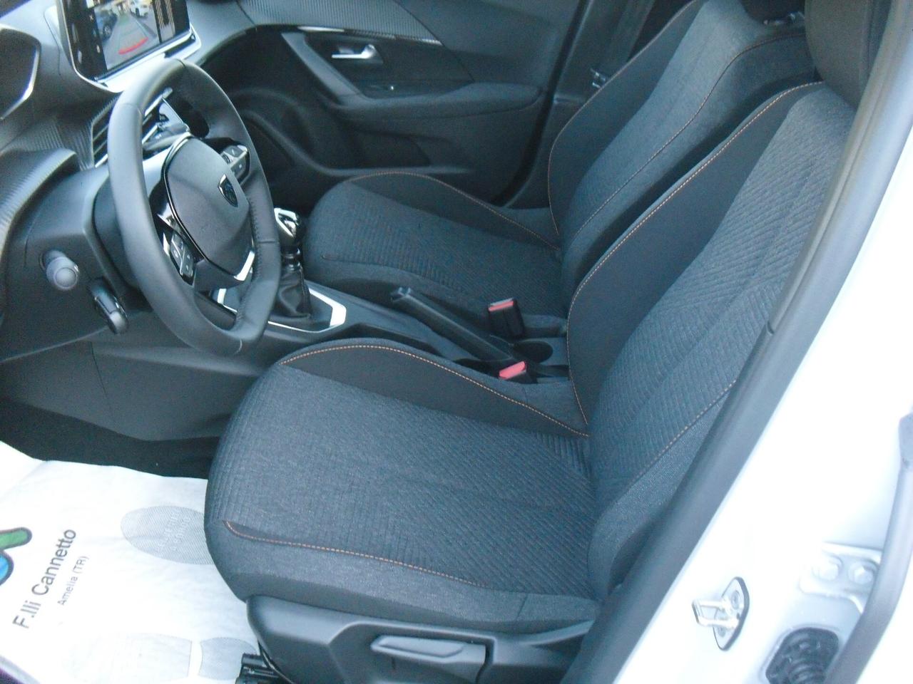 Peugeot 2008 1.2 puretech 100cv Active Pack NUOVA A KM.0!!