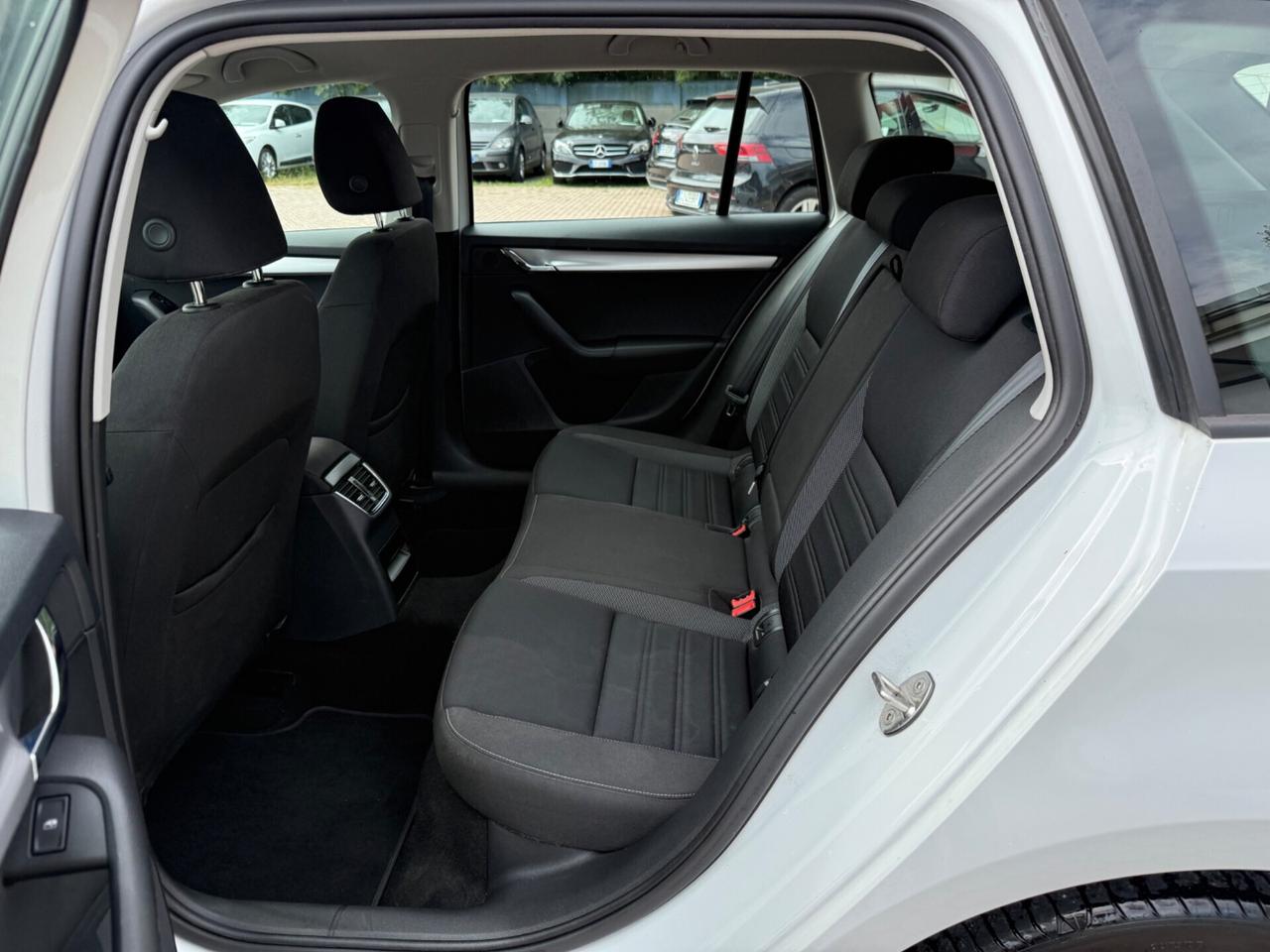 Octavia 2.0 TDI SCR 150 CV DSG Wagon Ambition