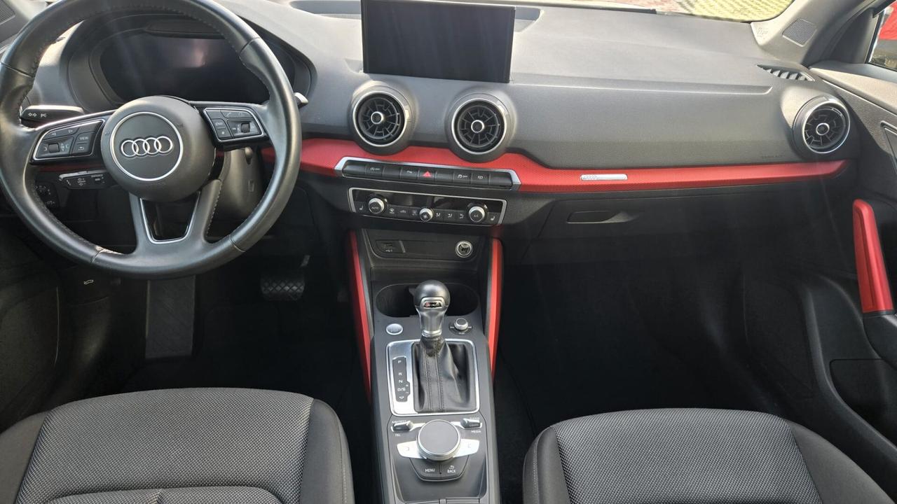 Audi Q2 30 1.6 tdi 115CV S line Edition S-Tronic Cockpit