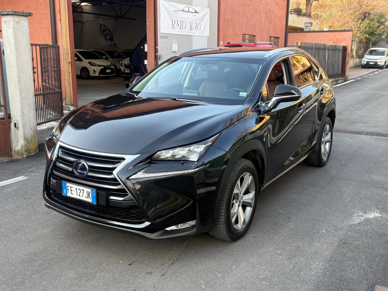 Lexus NX 300h Hybrid 4WD Luxury FULL OPTIONAL