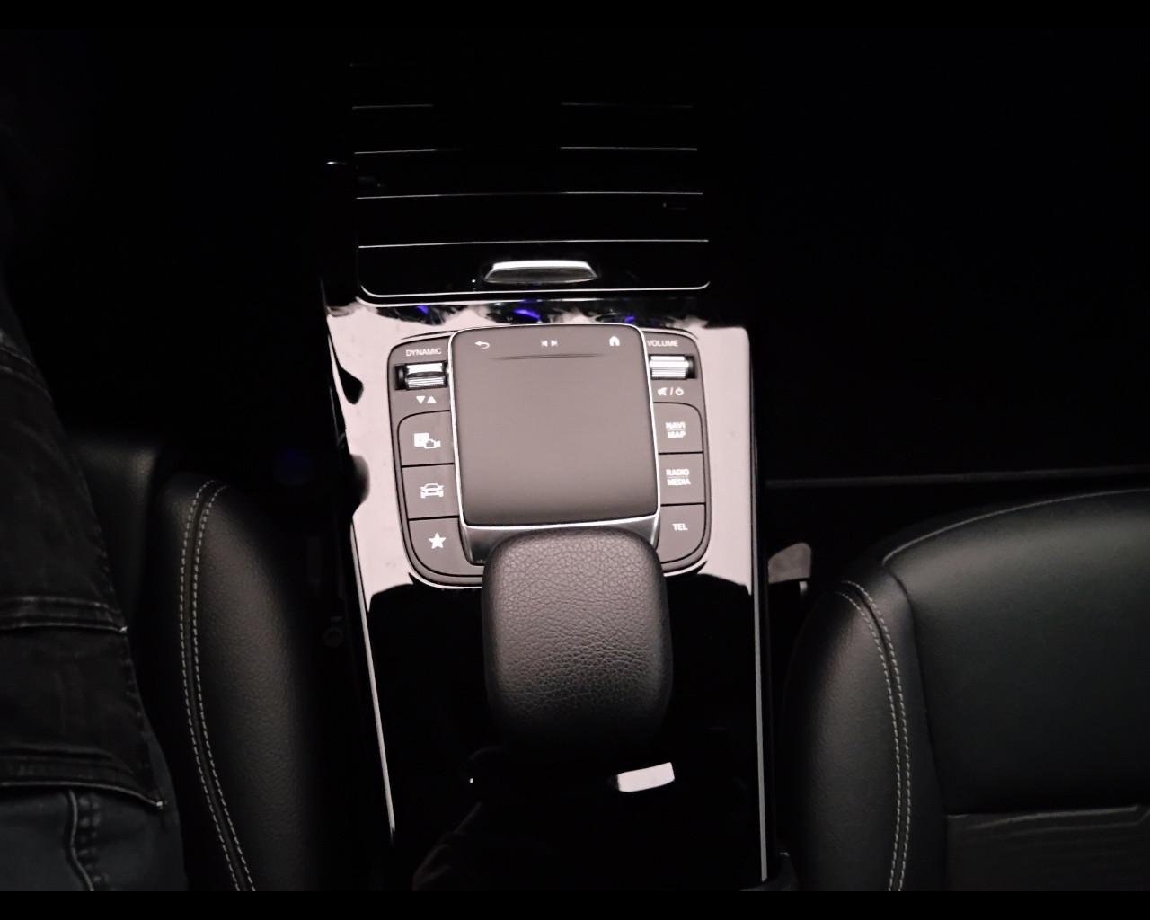 Mercedes-Benz Classe A - W177 2018 - A 180 d Sport Night edition Plus auto