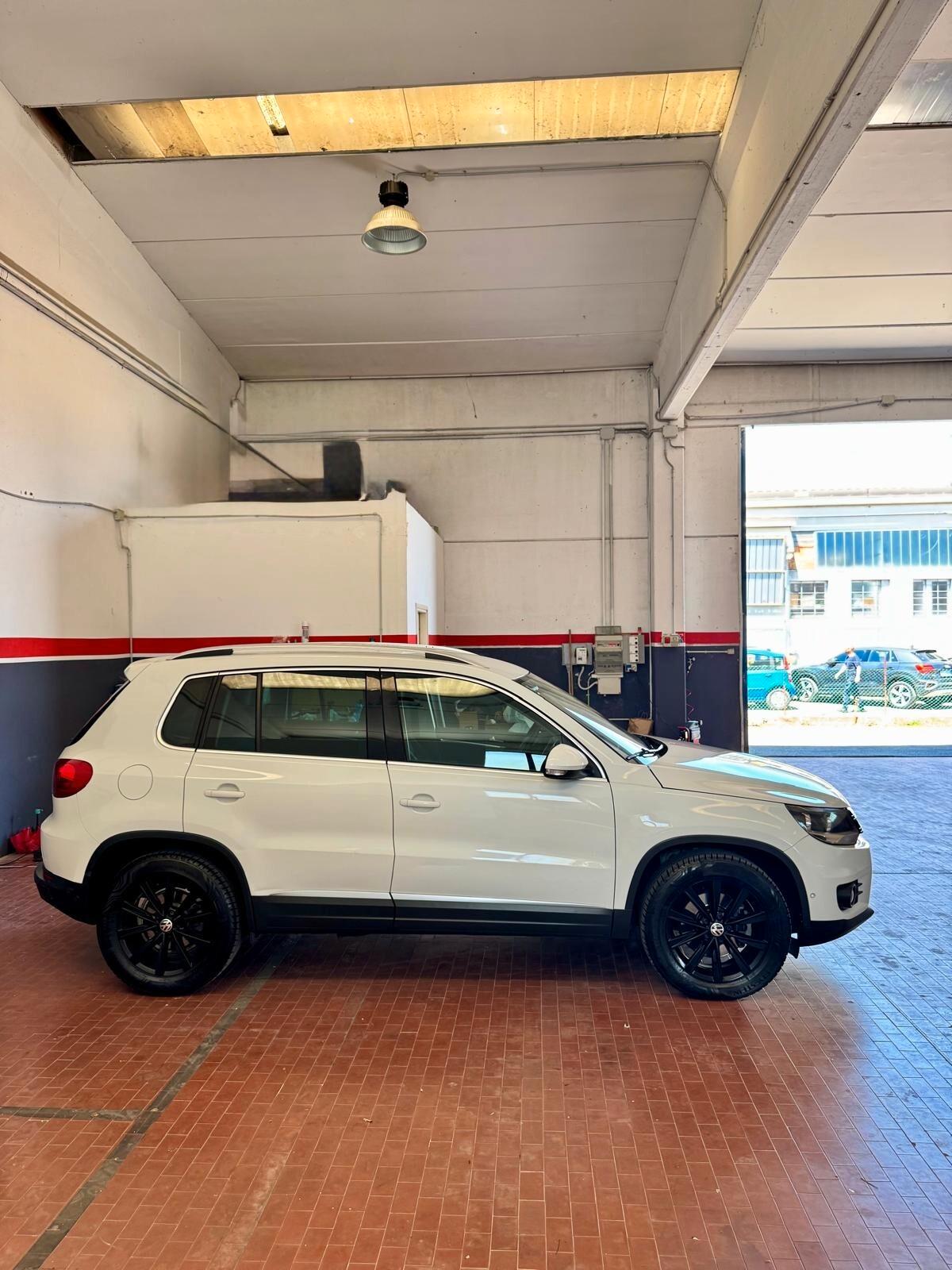 Volkswagen Tiguan 2.0 TDI 110 CV Cross BlueMotion Technology