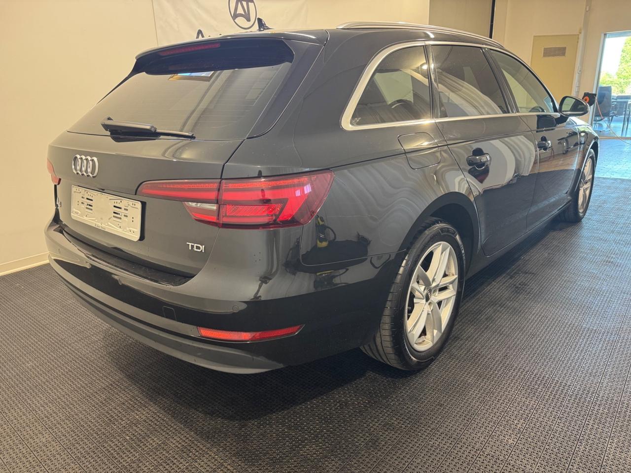Audi A4 2.0 TDI 150 CV ultra S tronic Sport