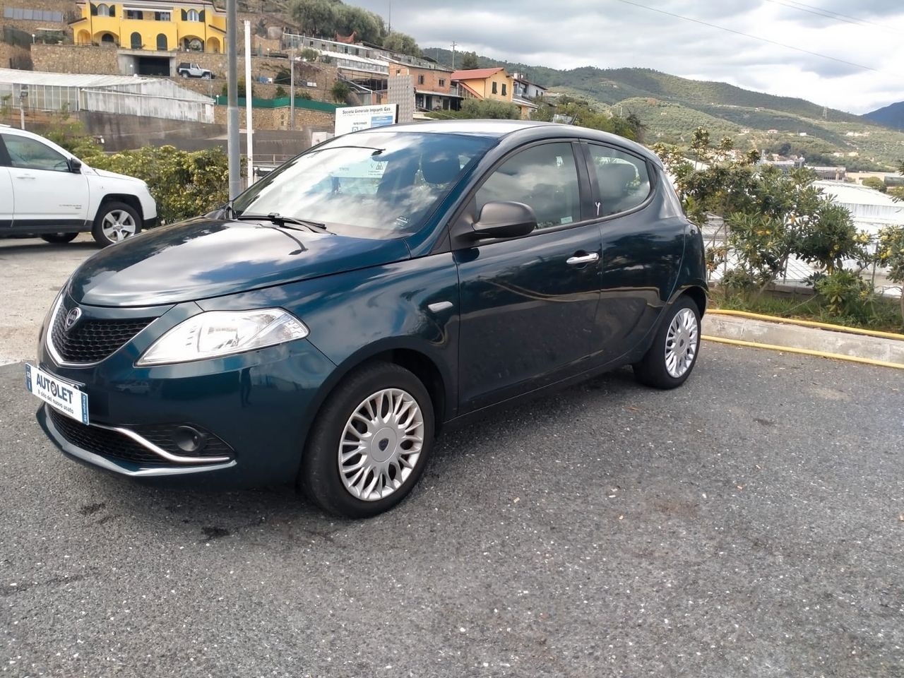 Lancia Ypsilon 1.2 69 CV 5 porte Silver OK NEOPATENTATI