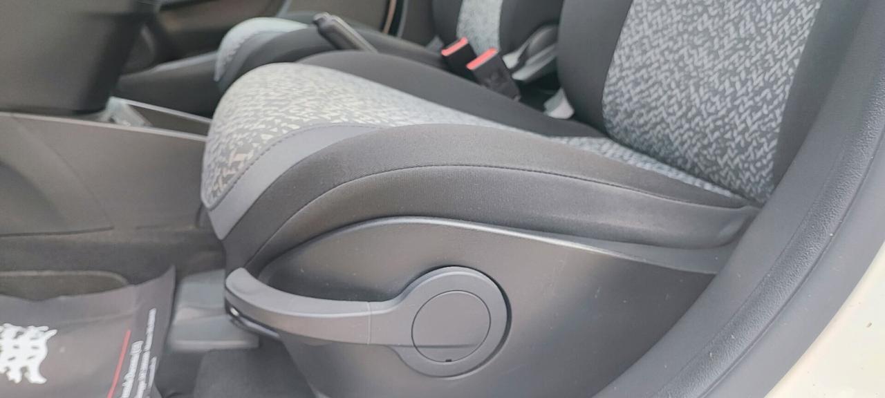 Lancia Ypsilon 1.0 Hybrid Ecochic silver 11/2020