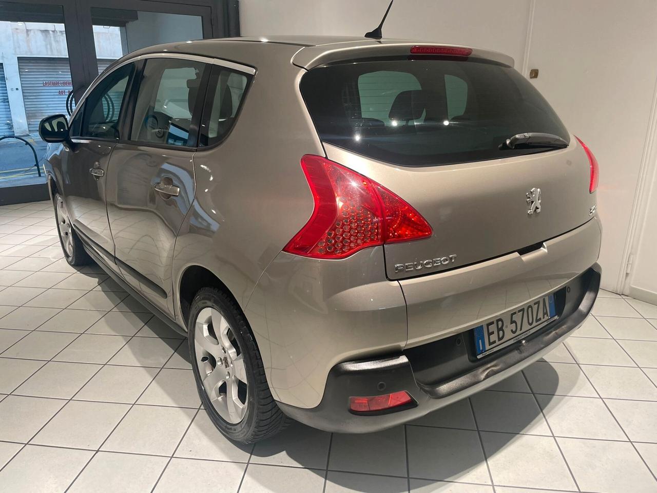 Peugeot 3008 1.6 HDi 110CV Business