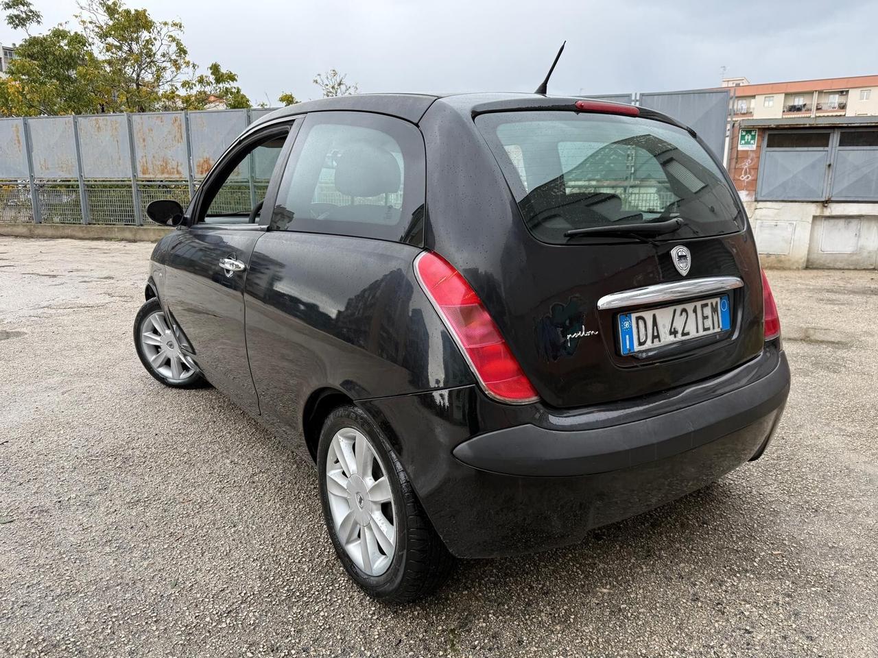 Lancia Ypsilon 1.2 Oro Giallo