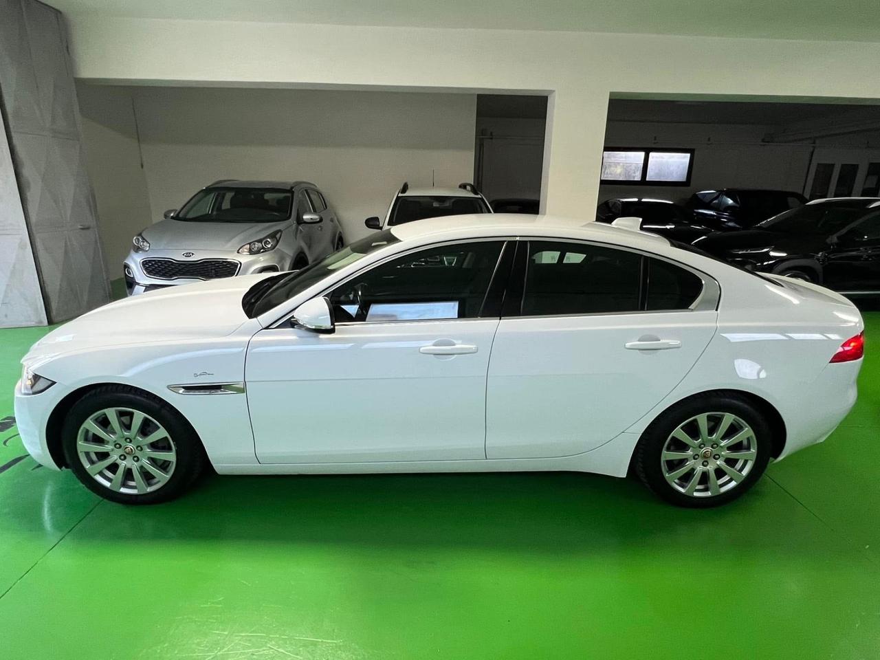 Jaguar XE 2.0 D 180 CV Portfolio