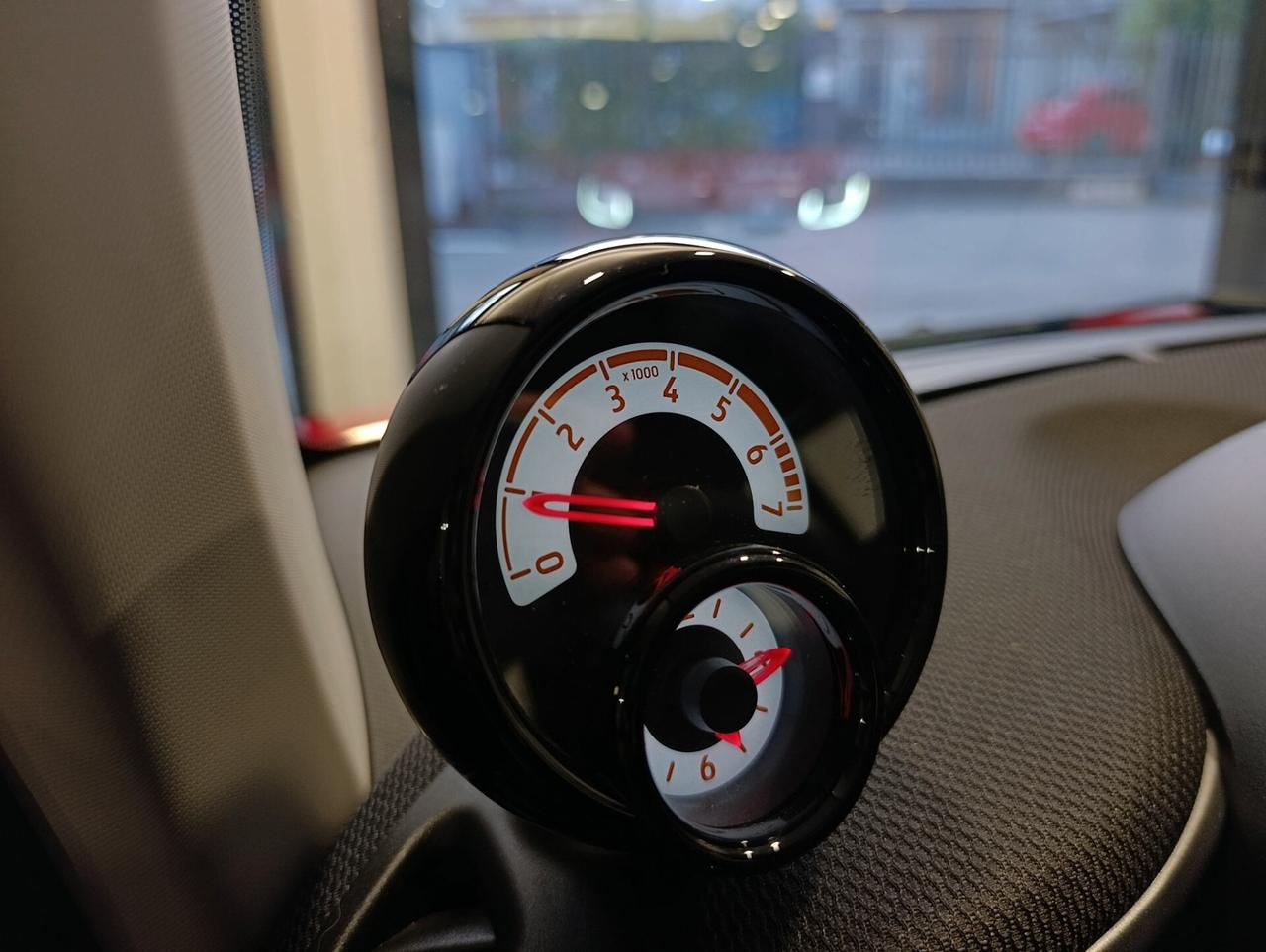 Smart ForTwo 70 1.0 twinamic Passion Grey opaco e Rosso