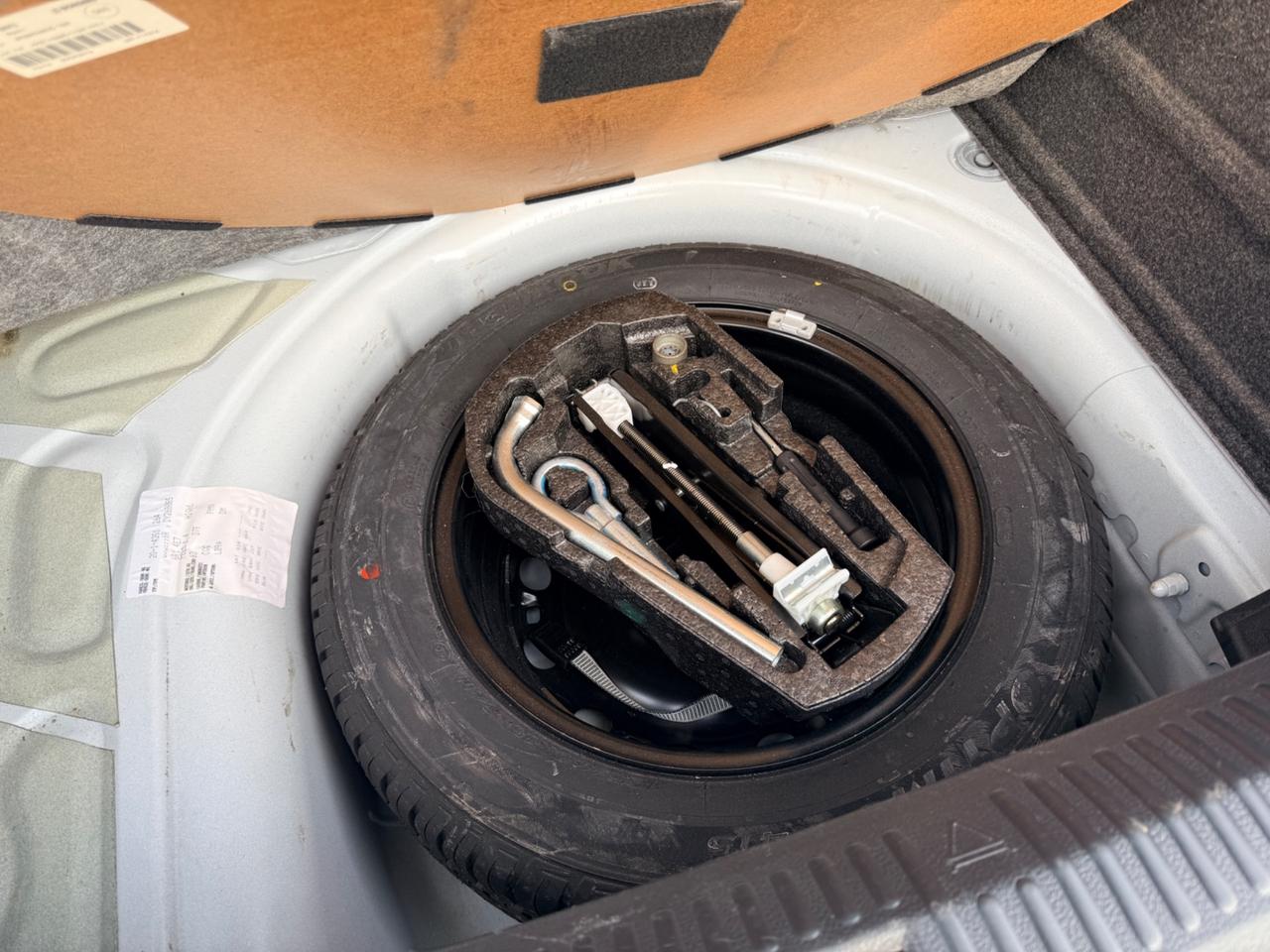 Volkswagen Polo 1.4 DSG 3p. Highline “POCHI KM”