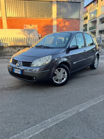 Renault Scenic Scénic 1.9 dCi Confort Authentique