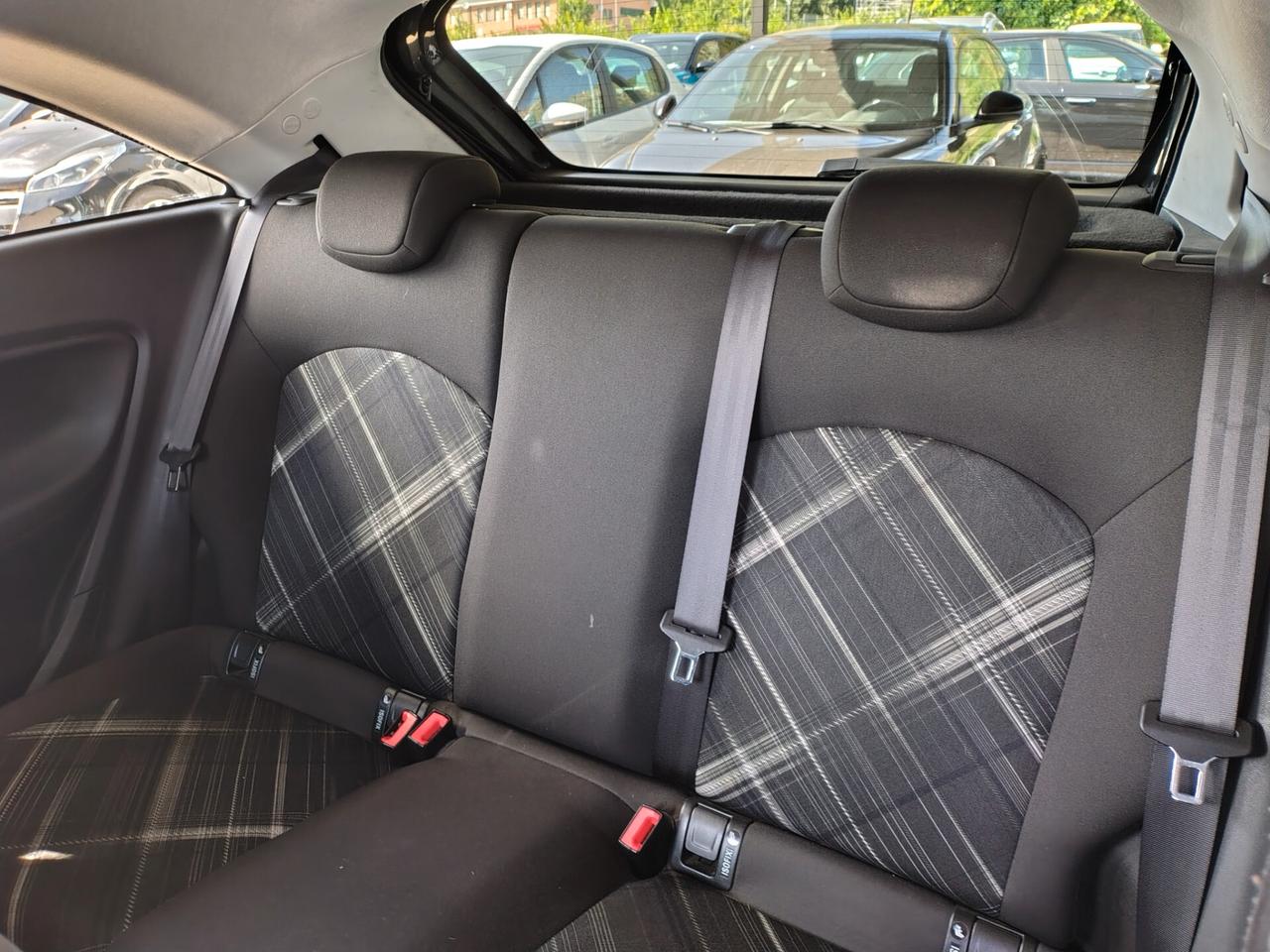 Opel Corsa 1.3 CDTI Coupé b-Color
