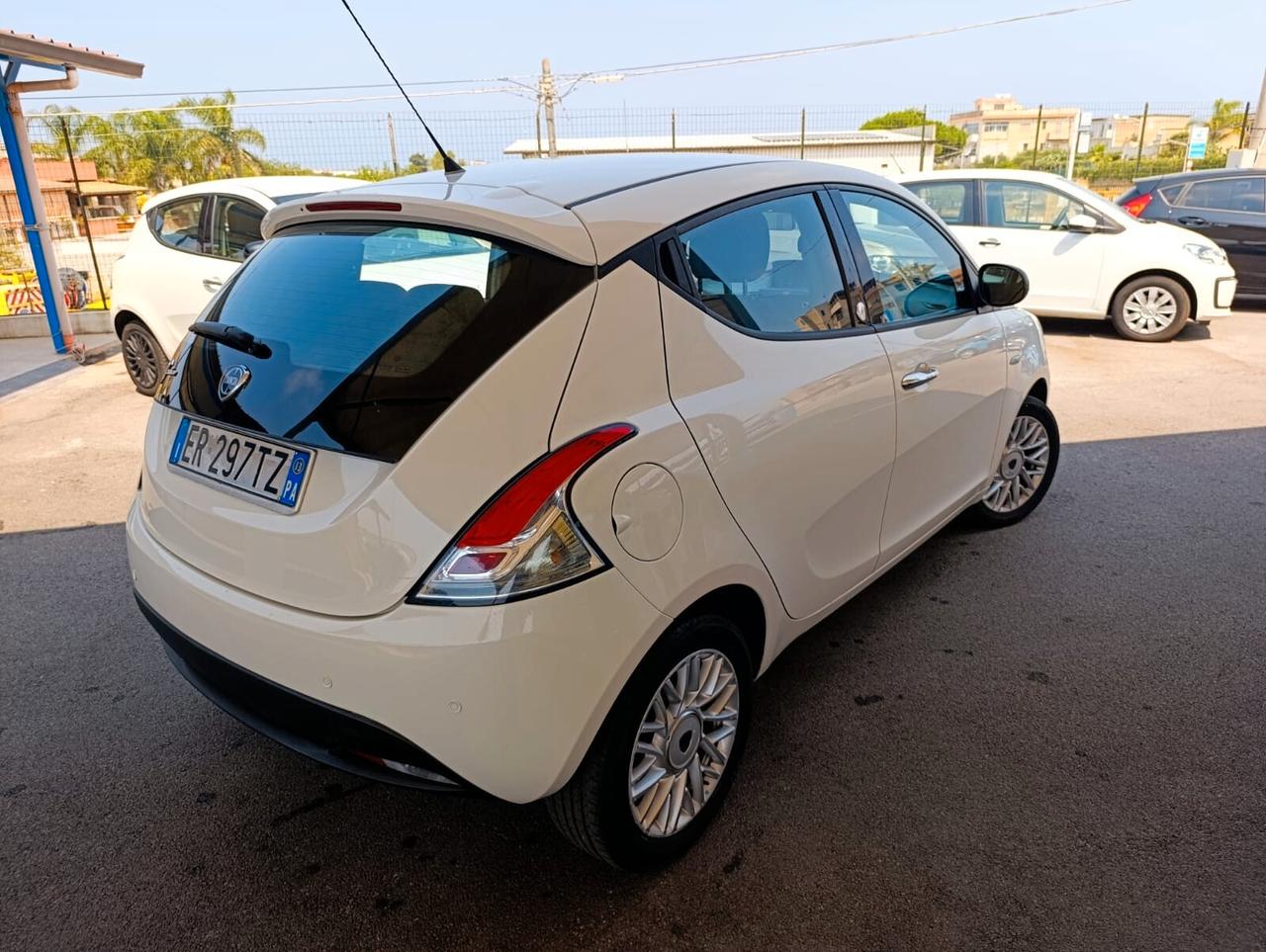 Lancia Ypsilon 1.2 cc 69 CV 5 porte GPL Ecochic 2013